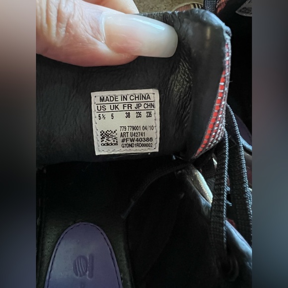 Yohji Yamamoto & Adidas “Y-3 Autumn Winter Collection 2010” Sneakers - Picture 5 of 12